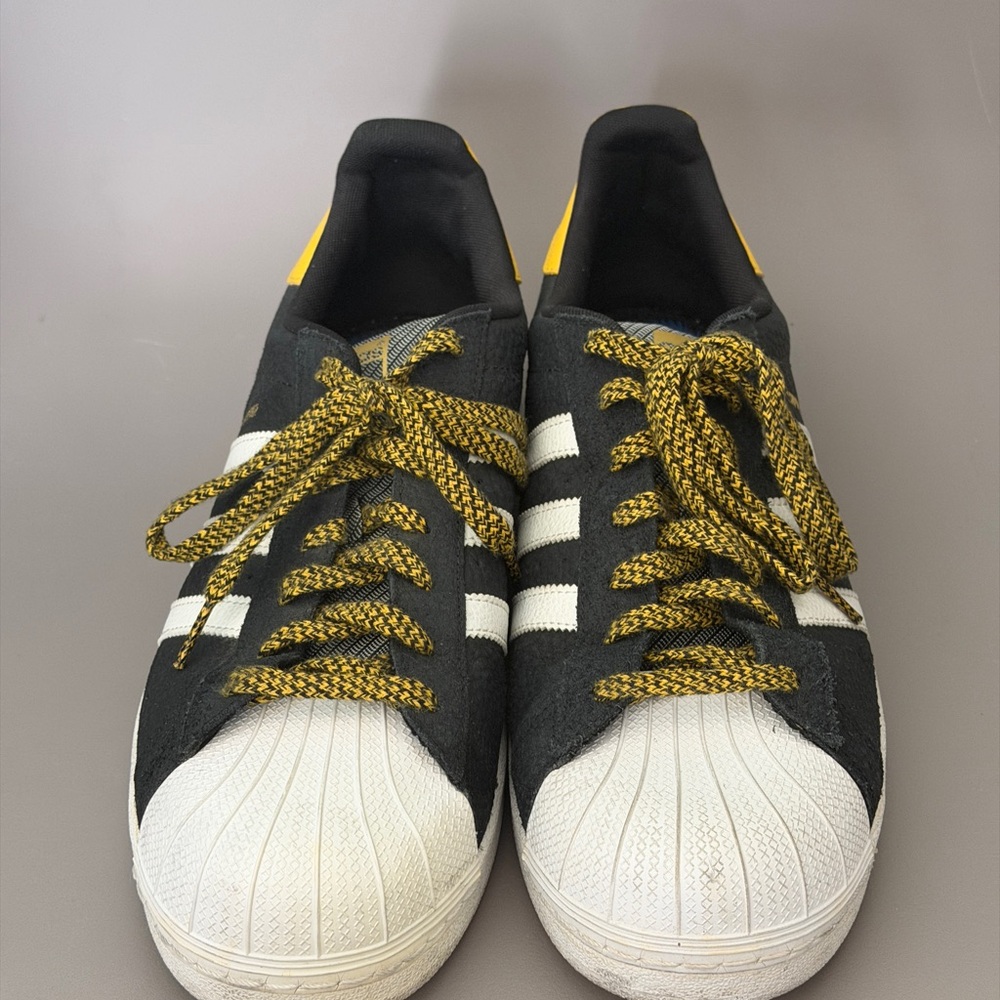 Adidas Superstar Black with Yellow Highlights - Picture 2 of 4